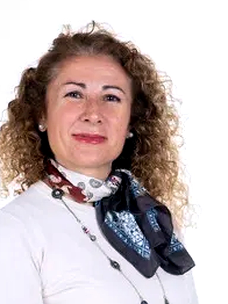 Eva María Morales — Responsable de Obra Nueva · Marbella & Estepona